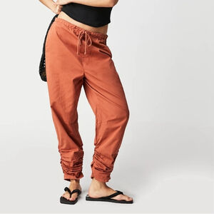 FREE PEOPLE New Light Parachute Pants Colour Myrrh Size Small